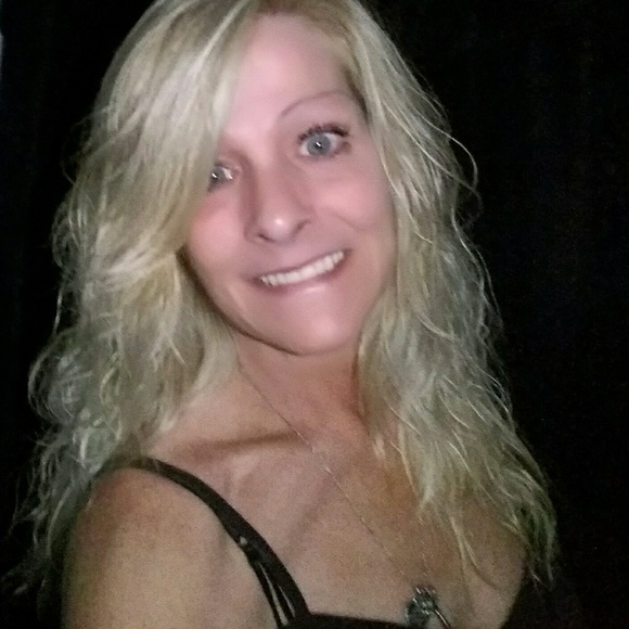 Meet your Posher, Sherry - Picture 2 of 3